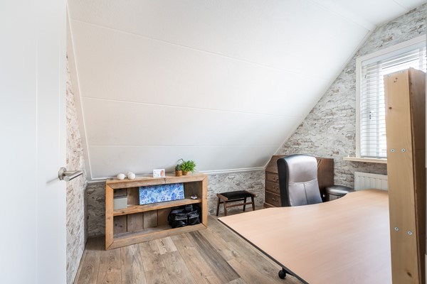 Foto - Te koop: 2-1- kapwoning met oprit!
